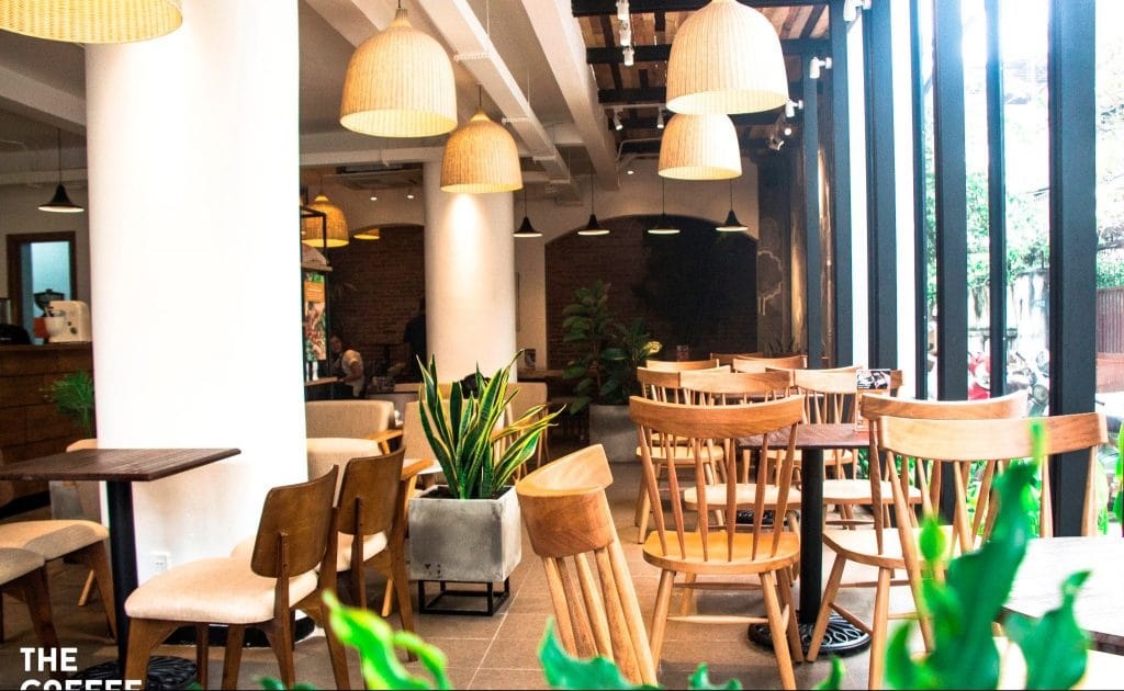 bàn ghế cafe được The Coffee House lựa chọn